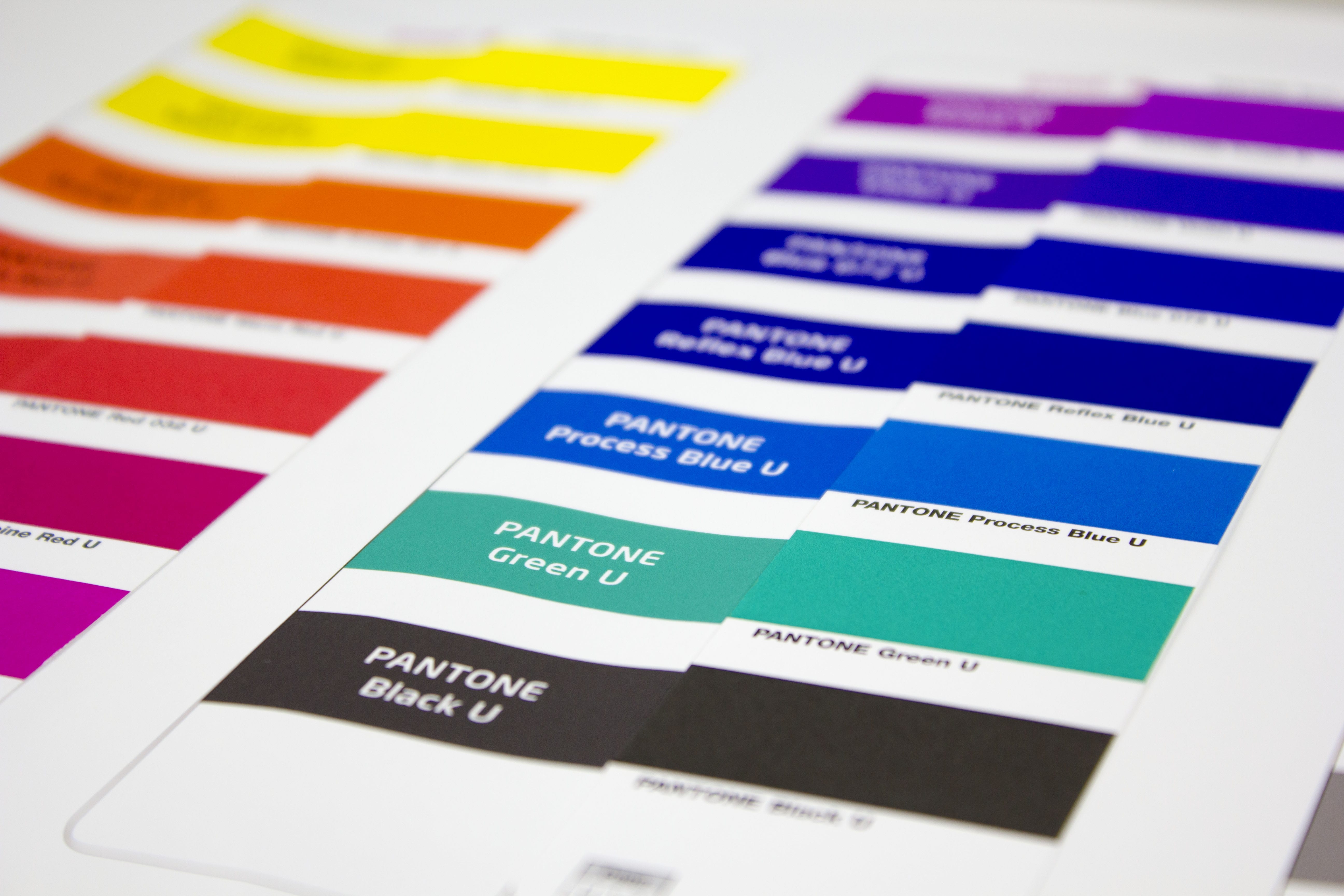 Comparison of PANTONE U colours to Contract Proof